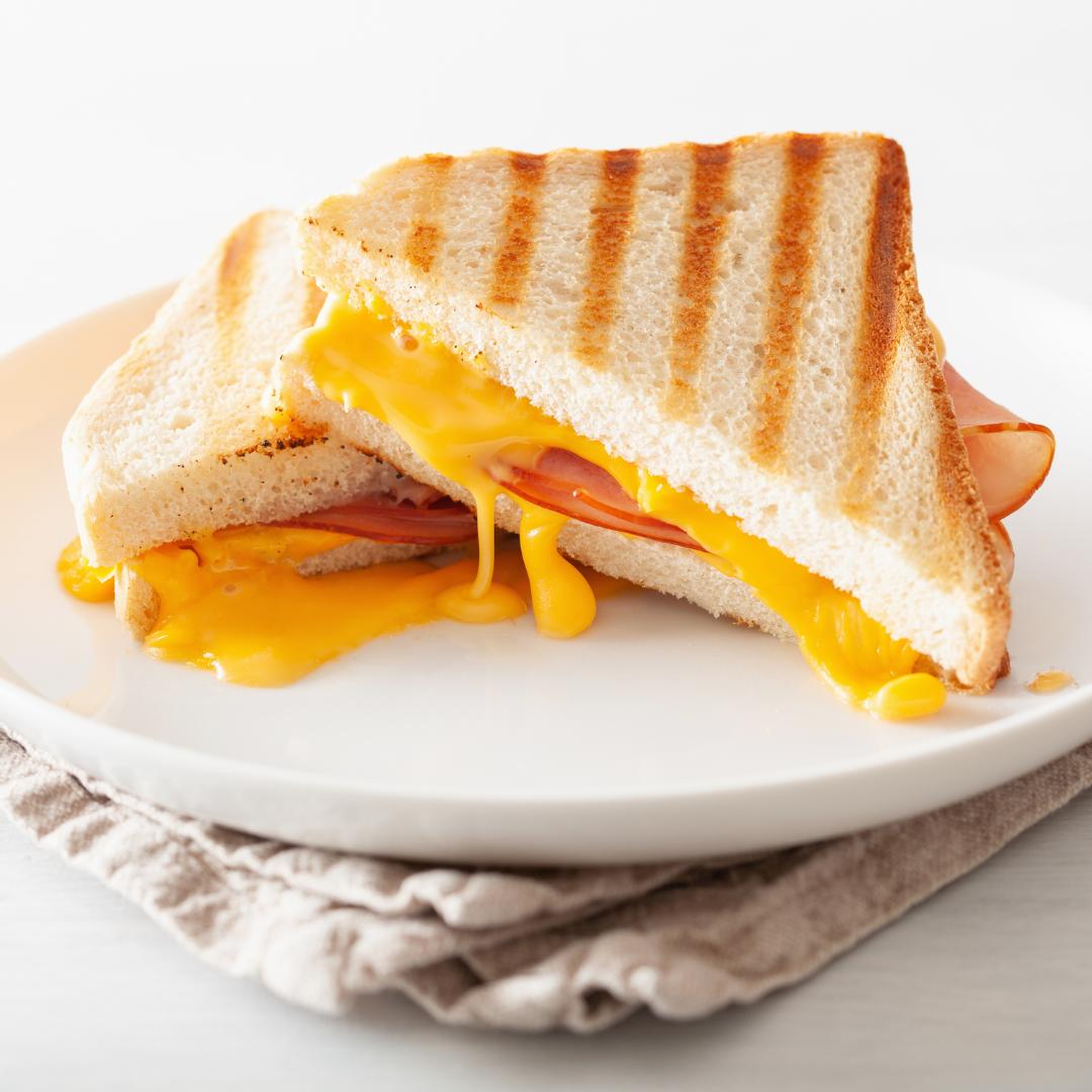 Sandwich de jamón y queso